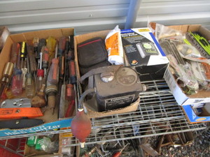 lot 215 image: Screwdrivers, Explosimeter, sawsall...