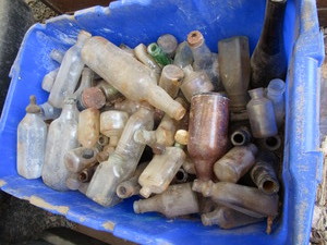 lot 237 image: Tub with vintage bottles...