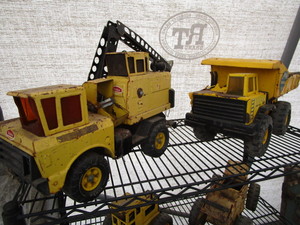 lot 243 image: Tonka dump ruck & crane...