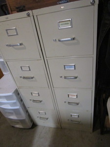 lot 259 image: HON 4 drawer file cabinets, 15Wx26...