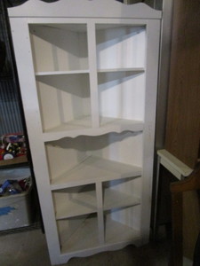 lot 260 image: Corner cabinets, fronts are 31.5W,...