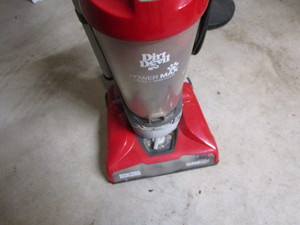 lot 262 image: Dirt Devil Power Max upright vacuum...