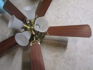 lot 264 image: Ceiling fan with lights...