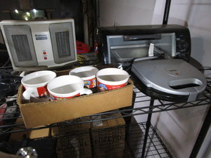 lot 267 image: Black & Decker toaster oven, Salton...