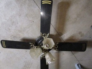lot 284 image: Ceiling fan with light...