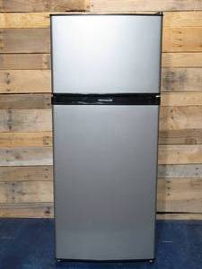 Frigidaire - 4.5 Cu. Ft. Mini Fridge - Silver