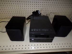 Sony CD Player   Radio with speakers