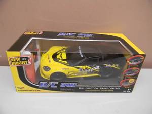 New Bright RC Sport - Yellow Corvette C6R Sport Car full function radio control - NEW IN BOX - GREAT PIECE - SEE PICTURES