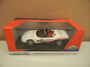 GREENLIGHT 118 SCALE DIECAST 2004 CHEVROLET CORVETTE - INDIANAPOLIS 500 OFFICIAL PACE CAR - LIMITED EDITION - NEW IN BOX - AWESOME PIECE - SEE PICTURES