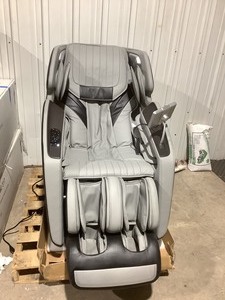 Full Body 4D Deluxe Massaging Chair