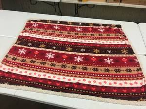 lot 90 image: Brand New Gold Coast 60 x 48 Coral Snowflake Fleece Throw with Sherpa Border