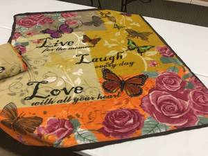 lot 115 image: Brand New Set of TWO 51x37 Soft Fleece Live, Laugh, Love Floral Theme Throws