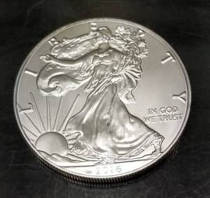 2016 AMERICAN SILVER EAGLE 1 TROY OZ .999 FINE SILVER DOLLAR