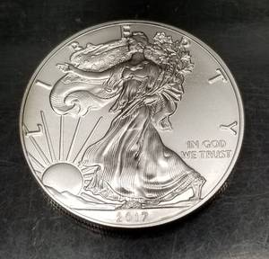 2017 AMERICAN SILVER EAGLE 1 TROY OZ .999 FINE SILVER DOLLAR