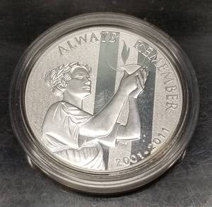 2011 US SILVER DOLLAR 9-11 COMMEMORATIVE IN ORIGINAL PACKAGING
