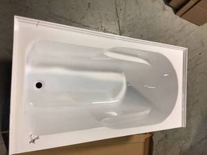 Swiss Madison Bathtub Slightly  Damaged See Pictures