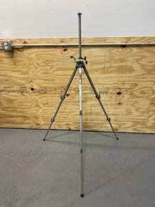 lot 55 image: VELBON VS-3 Tripod