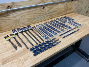 lot 17 image: Large Lot of Bosch Concrete Bits with 2 Mortar Chisels