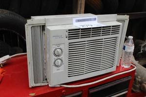 lot 279 image: Soleus Air Window Air Conditioning Unit