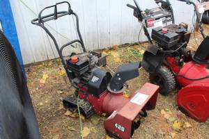 lot 271 image: Noma Snowblower
