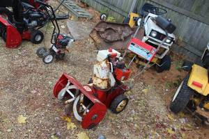 lot 216 image: Sears Craftsman 2-Stage22 Power Propelled Snowblower