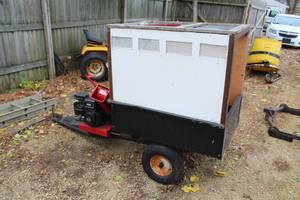 lot 218 image: Leaf Collection Utility Trailer with Briggs & Stratton
