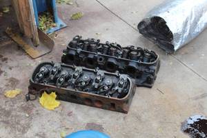 lot 229 image: 1985 Chevrolet 454cid Small Port Heads