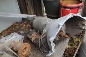 lot 249 image: 700 R4 Transmission Core 2WD
