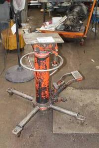 lot 256 image: Transmission Jack