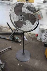 lot 259 image: Flow Pro 22 High Velocity Air Circulator Floor Stand Fan