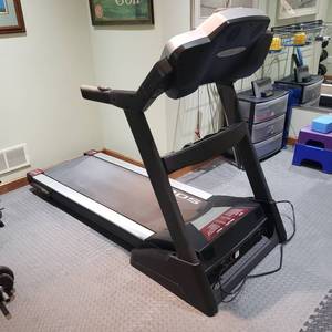 Sole F80 Incline Treadmill