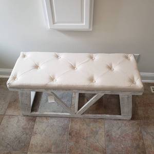 Tufted Farmhouse Entry Bench