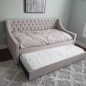 Grey Tufted Trundle Day Bed