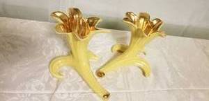 lot 85 image: Vintage Yellow Glaze with Gold Pottery   Lilies no. 806