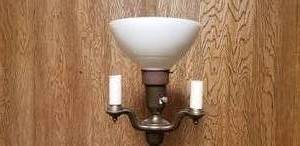 lot 25 image: Vintage Brass Floor Lamp with 3 Candle Lights and Center Lamp