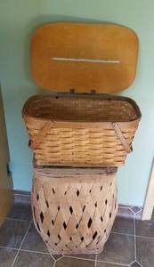 lot 114 image: Large Farm Basket and Vintage Picnic Basket