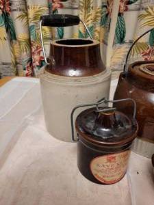 lot 92 image: Vintage Bean Pot Collection