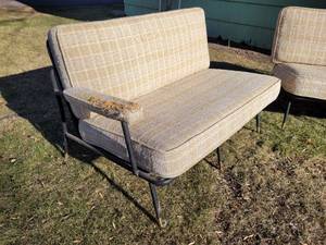 lot 33 image: Comfortable MCM Sunroom Seating Set