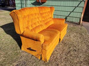 lot 31 image: MCM Vibrant Recliner Sofa
