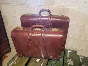 lot 152 image: Vintage Suit Case Collection