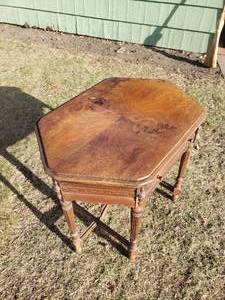 lot 103 image: Vintage Depression Era Radio Table by Atwater Kent