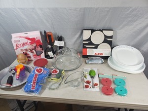 Large Lot of New Kitchen Items