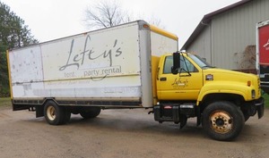 lot 3 image: 2000 GMC C7000 MEDIUM DUTY TRUCK