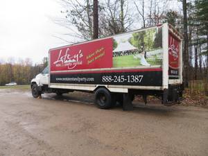 lot 2 image: 1999 GMC C7000 MEDIUM DUTY TRUCK