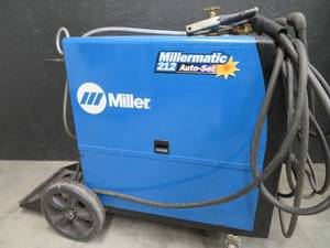 lot 7 image: MILLERMATIC 212 WELDER