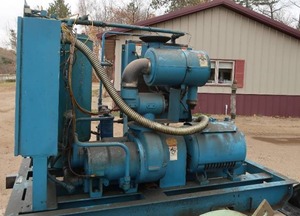 lot 37 image: QUINCY COMPRESSOR