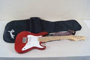 lot 2 image: Harmony Youth Electric Guitar with Fender Gig Bag