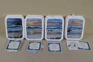 lot 43 image: Bradford Exchange Footprints in the Sand Collector Plate Set