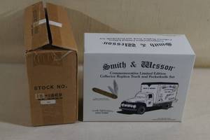 lot 60 image: Smith and Wesson Delivery Truck and Pocket Knife Limited Collector Set