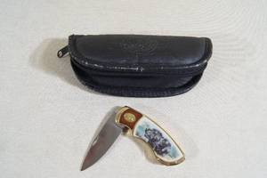 lot 106 image: Franklin Mint Collector Pocket Knife - Black Lab